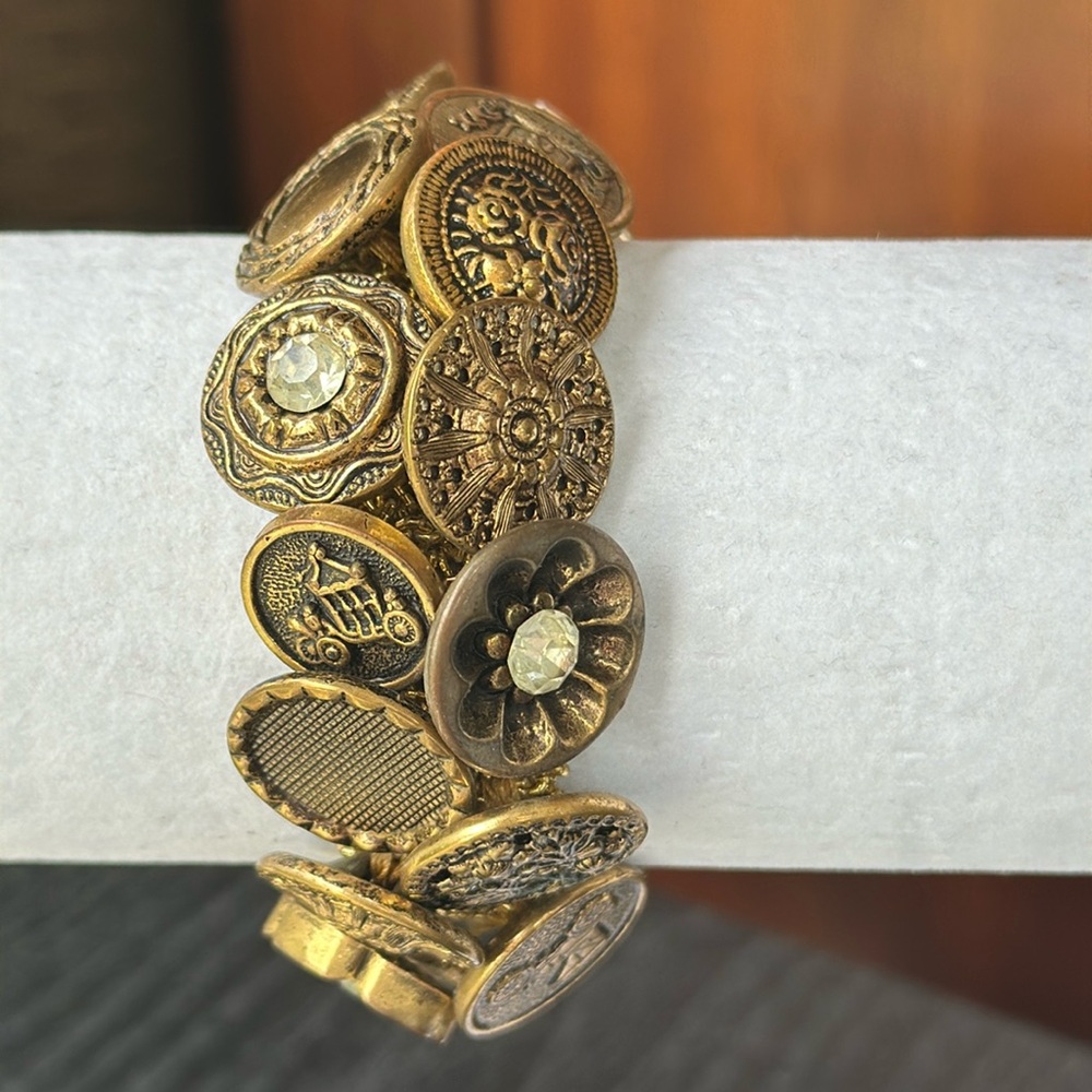 Vintage Stretch Button Bracelet